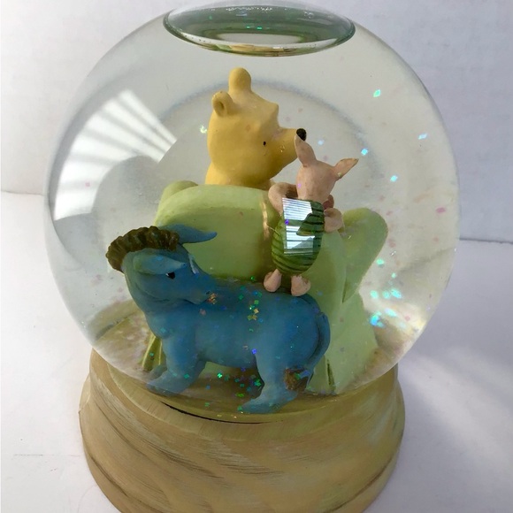 VINTAGE CLASSIC POOH DISNEY MICHAEL & COMPANY ORNAMENT - Picture 2 of 6